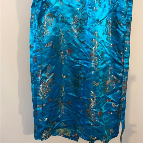 Sirulyi robe - Picture 7 of 8